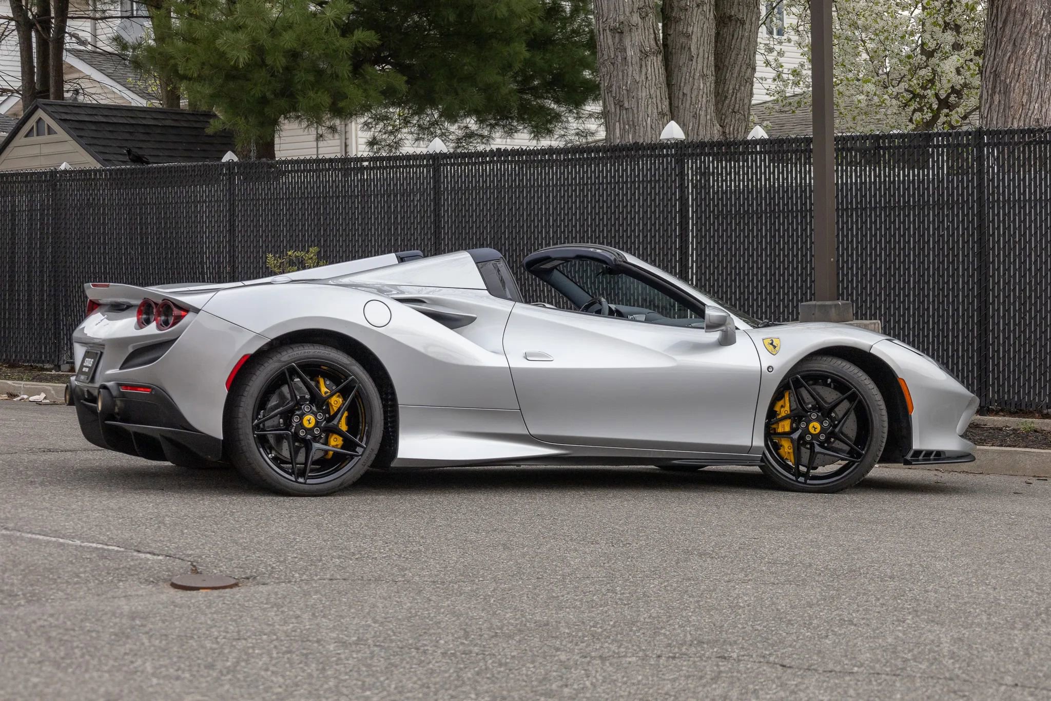 Used 2022 Ferrari F8 Tributo RWD image 16