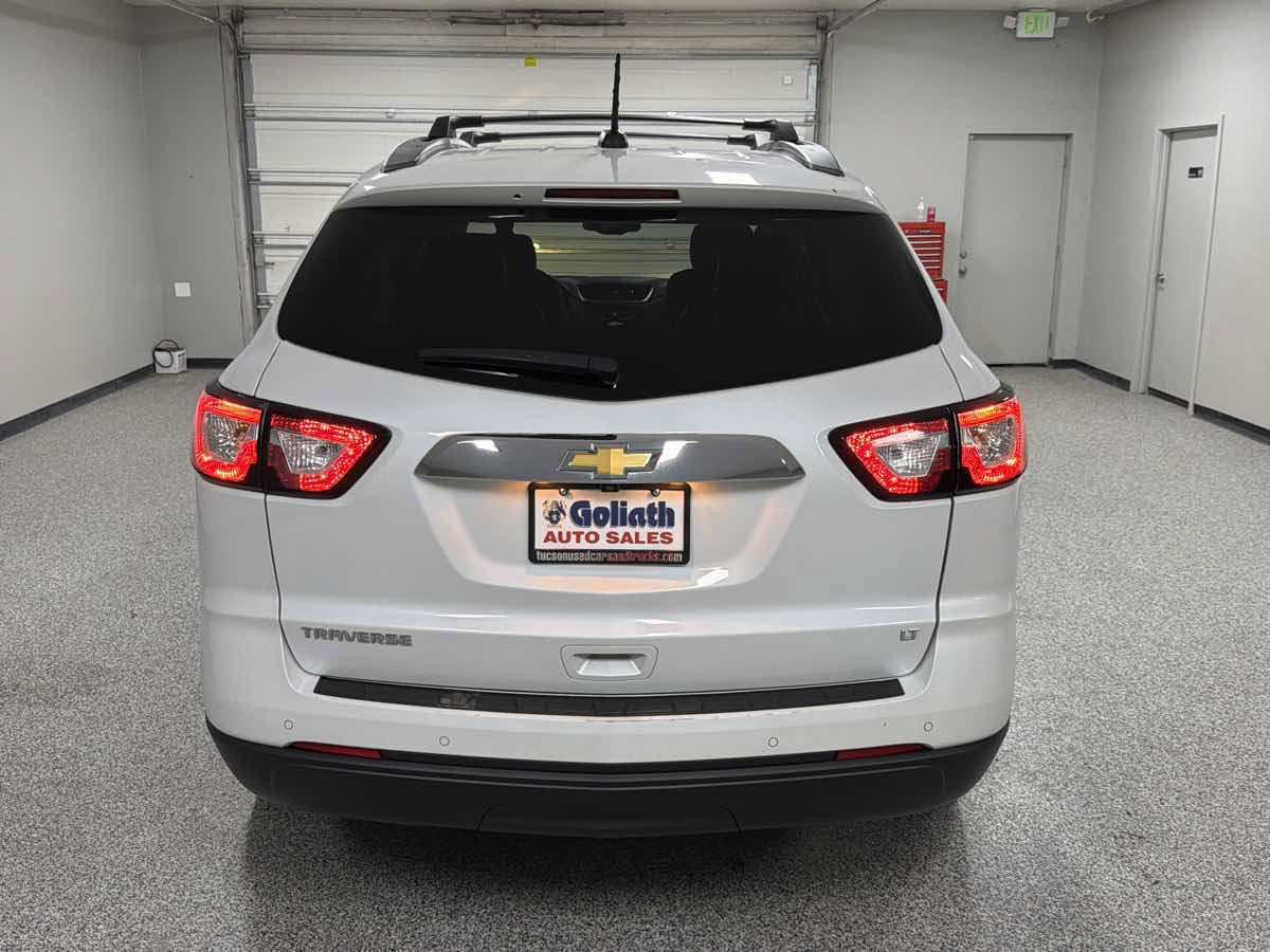 Used 2017 Chevrolet Traverse LT FWD image 4