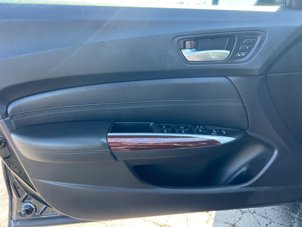 Used 2015 Acura TLX image 11