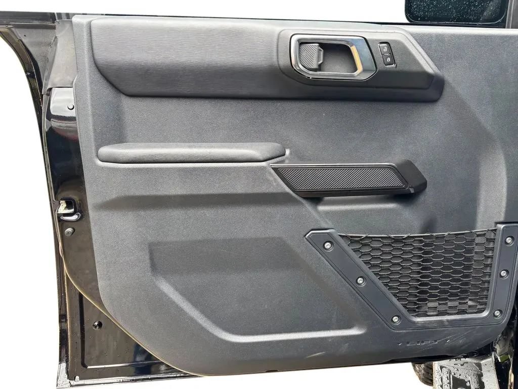 Used 2025 Ford Bronco Outer Banks AWD/4WD image 23