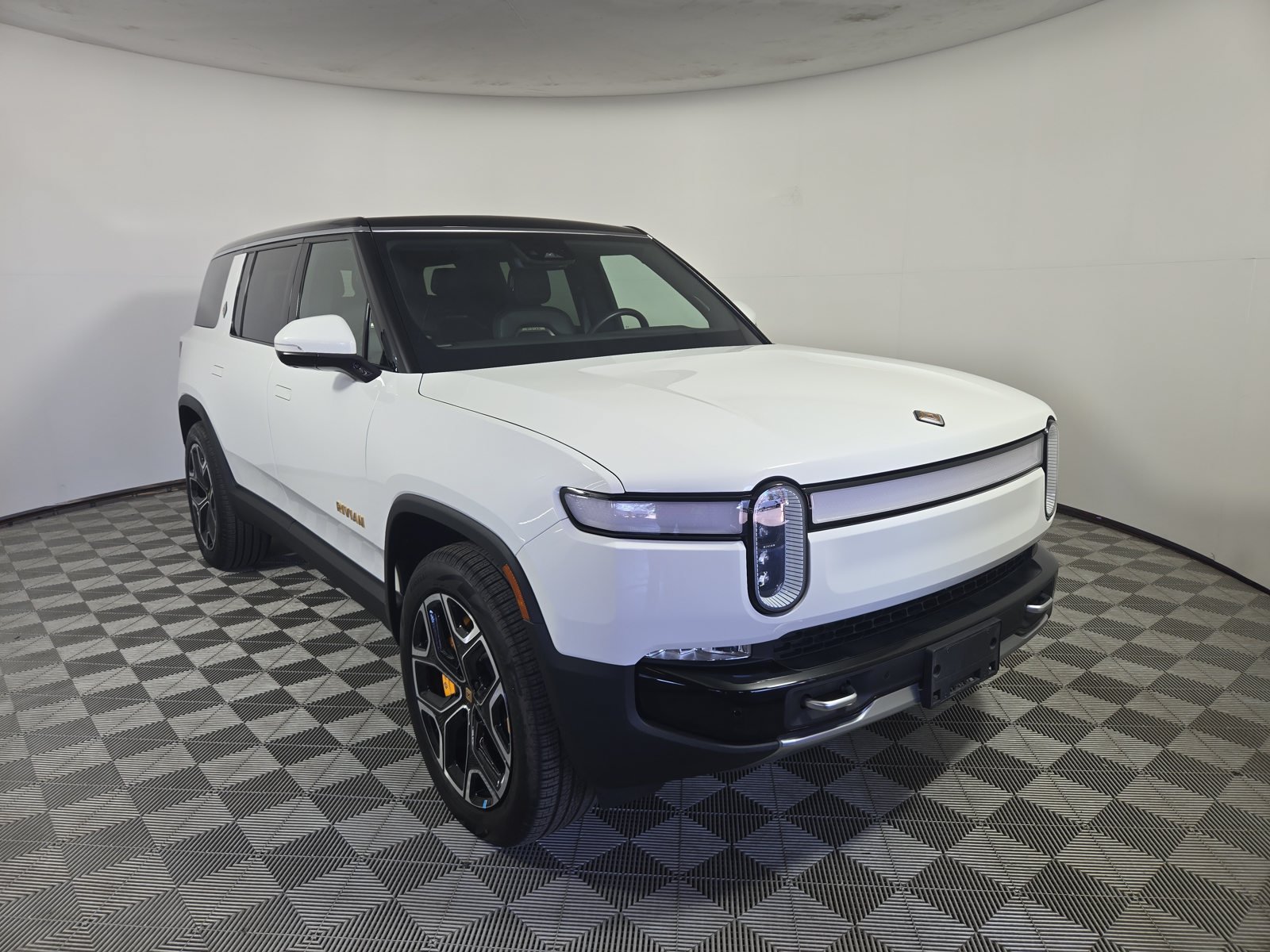 Used 2023 Rivian R1S Launch Edition Quad AWD/4WD image 7