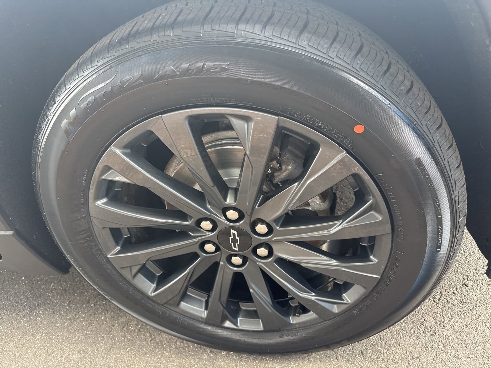 Used 2023 Chevrolet Traverse RS image 12