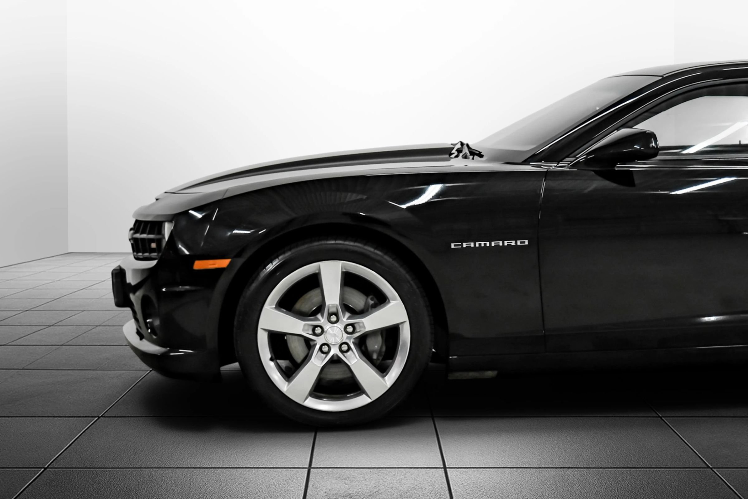Used 2010 Chevrolet Camaro SS w/ RS Package RWD image 10