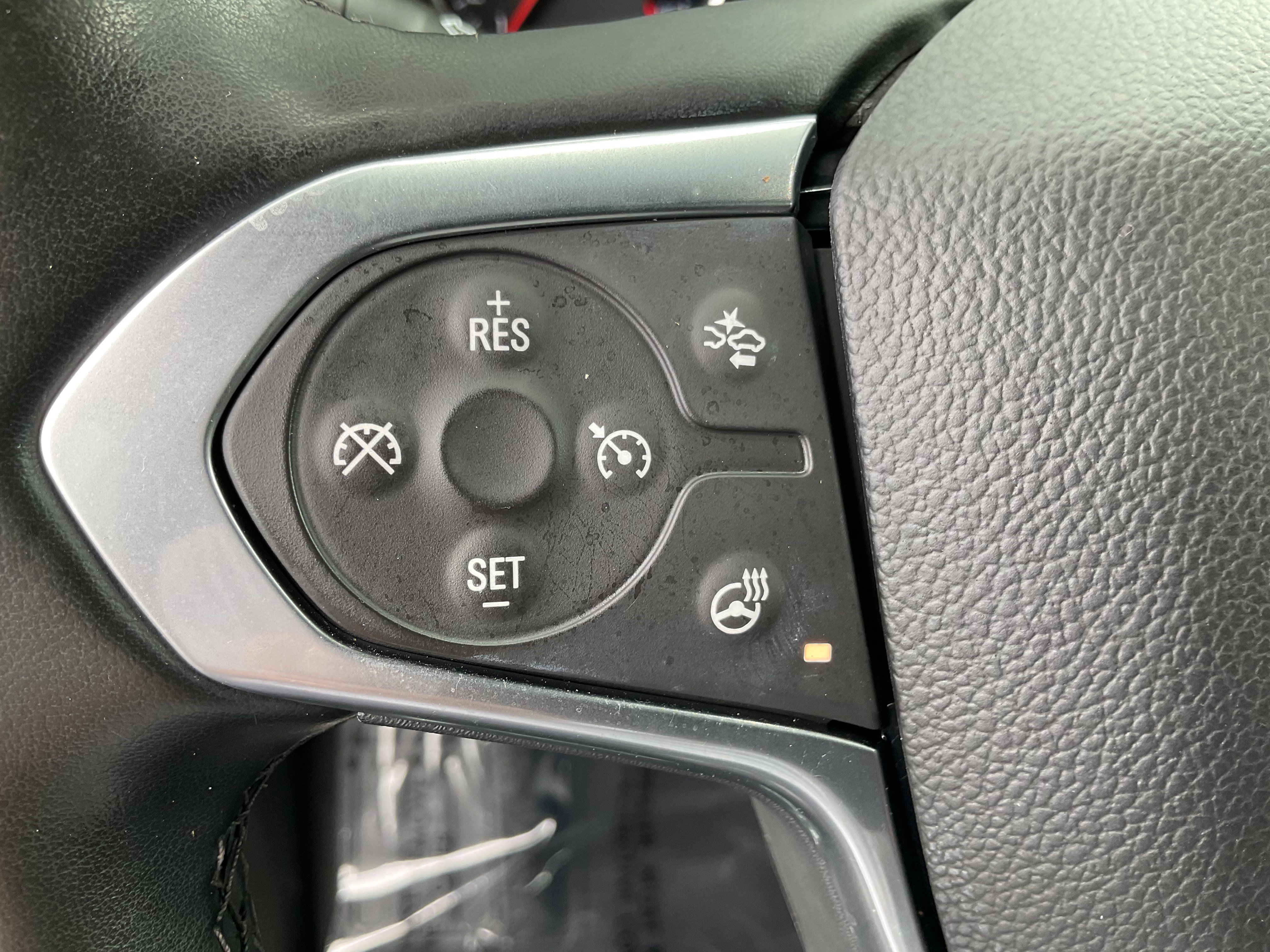 Used 2023 Chevrolet Traverse Premier w/ Redline Edition AWD/4WD image 37