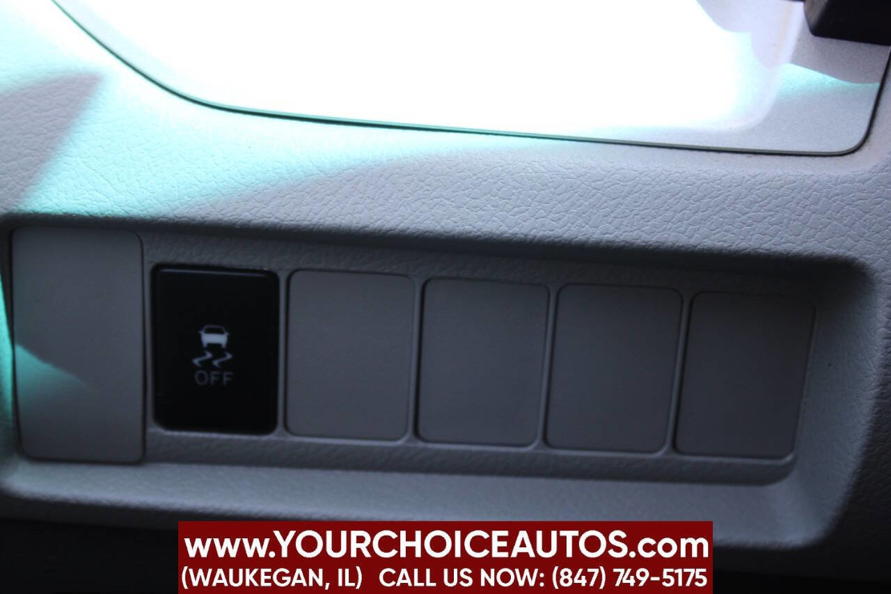 Used 2017 Toyota Sienna LE image 28