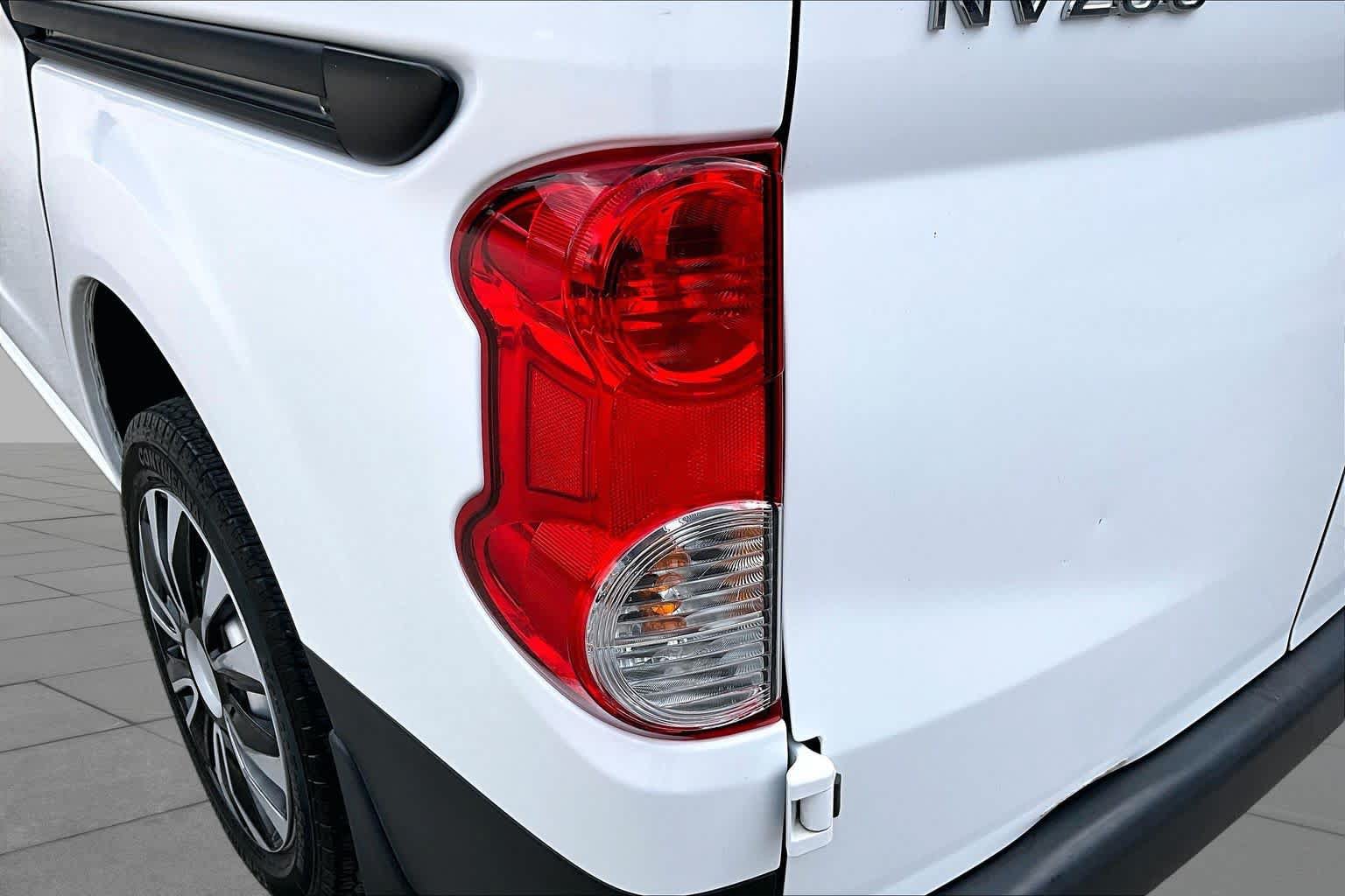 Used 2021 Nissan NV200 S FWD image 26