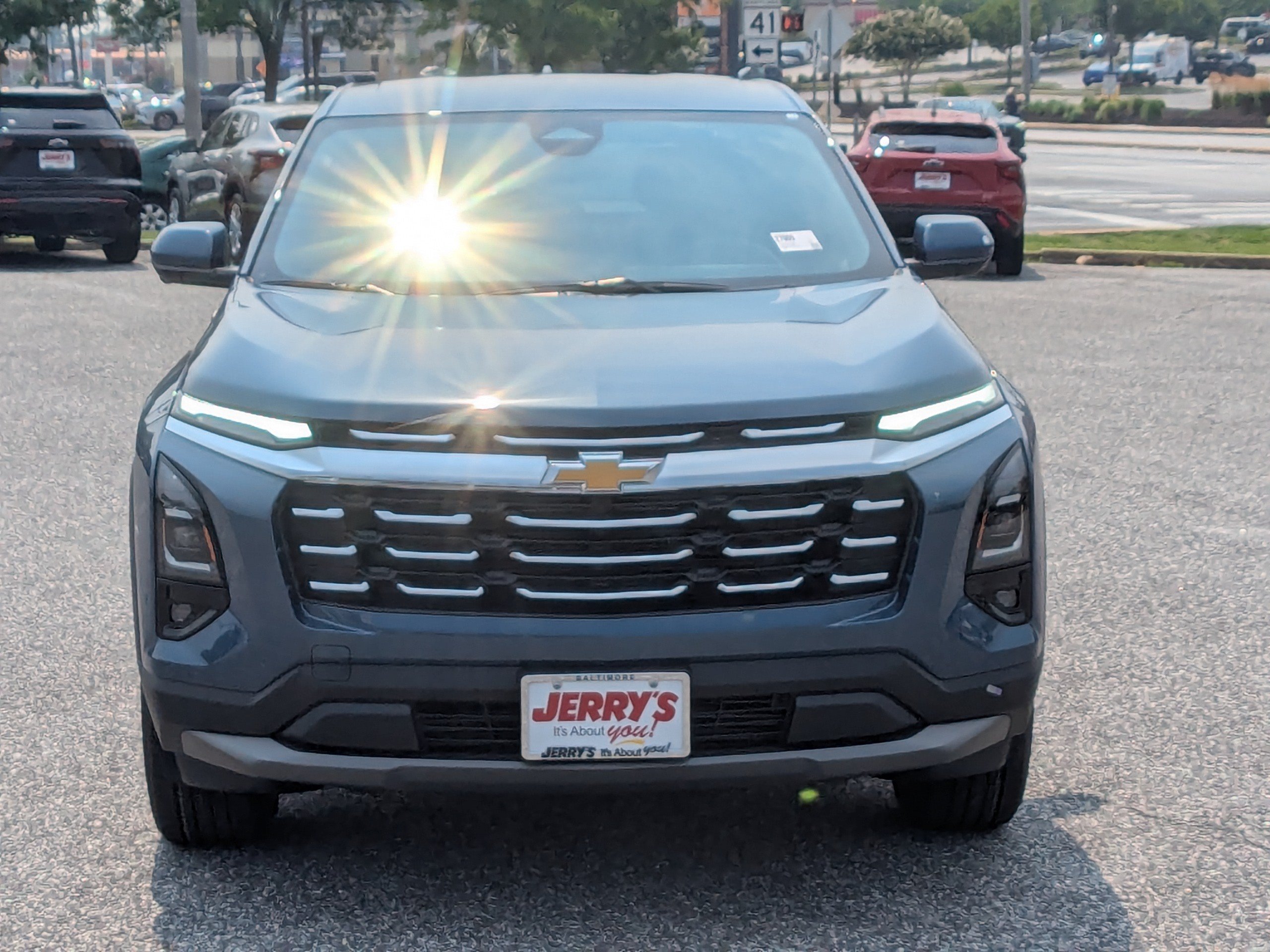 New 2027 Chevrolet Equinox LT w/ Safety and Technology Package FWD image 2