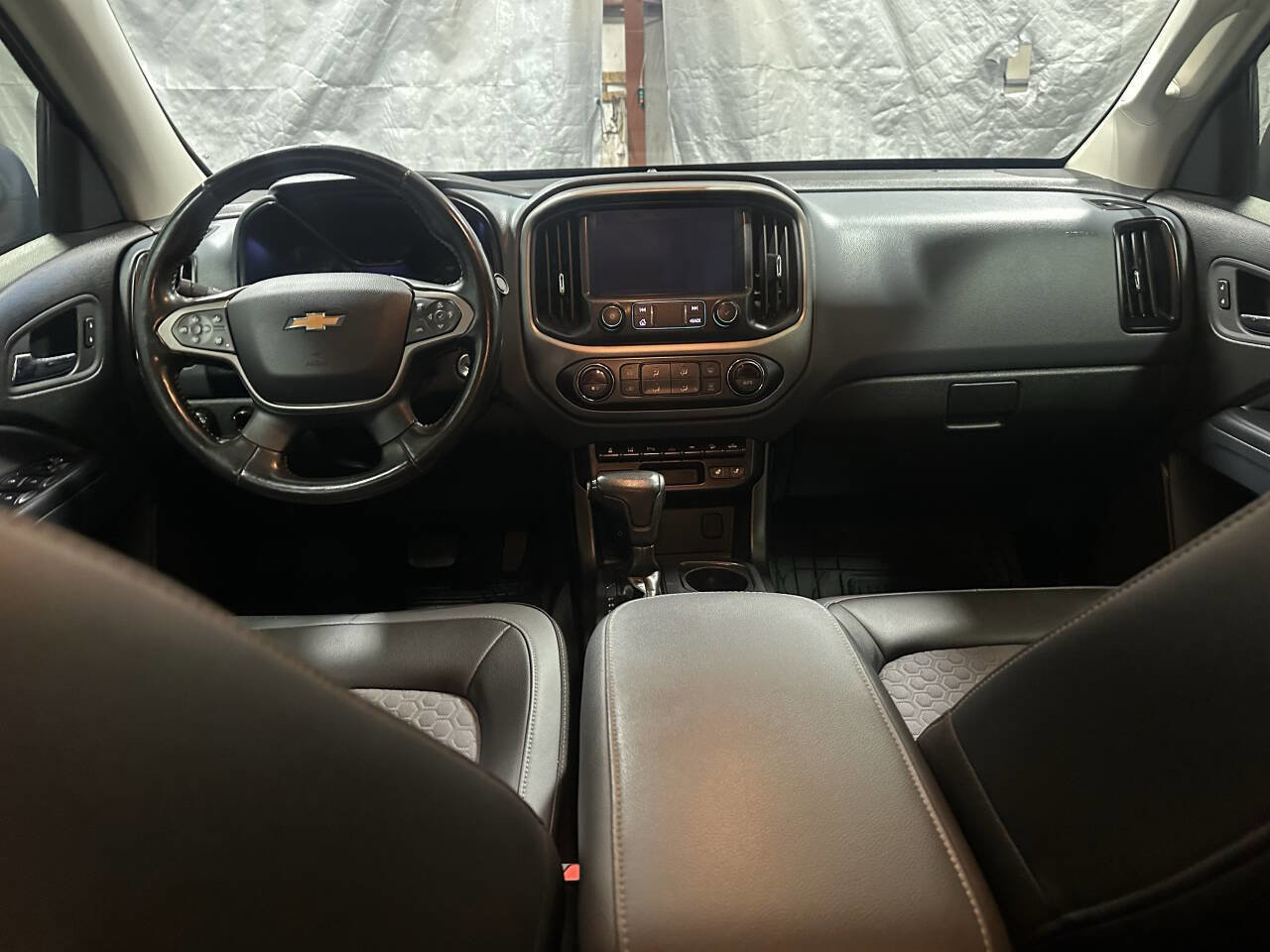 Used 2021 Chevrolet Colorado Z71 w/ Z71 Midnight Edition AWD/4WD image 18