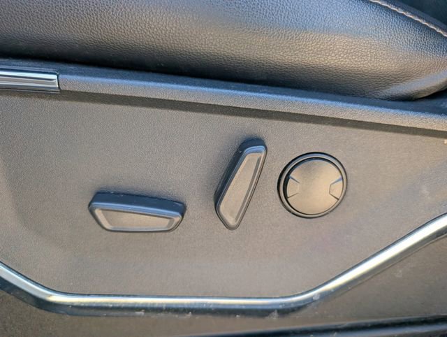 Used 2022 Ford F150 Lariat w/ Max Trailer Tow Package image 25