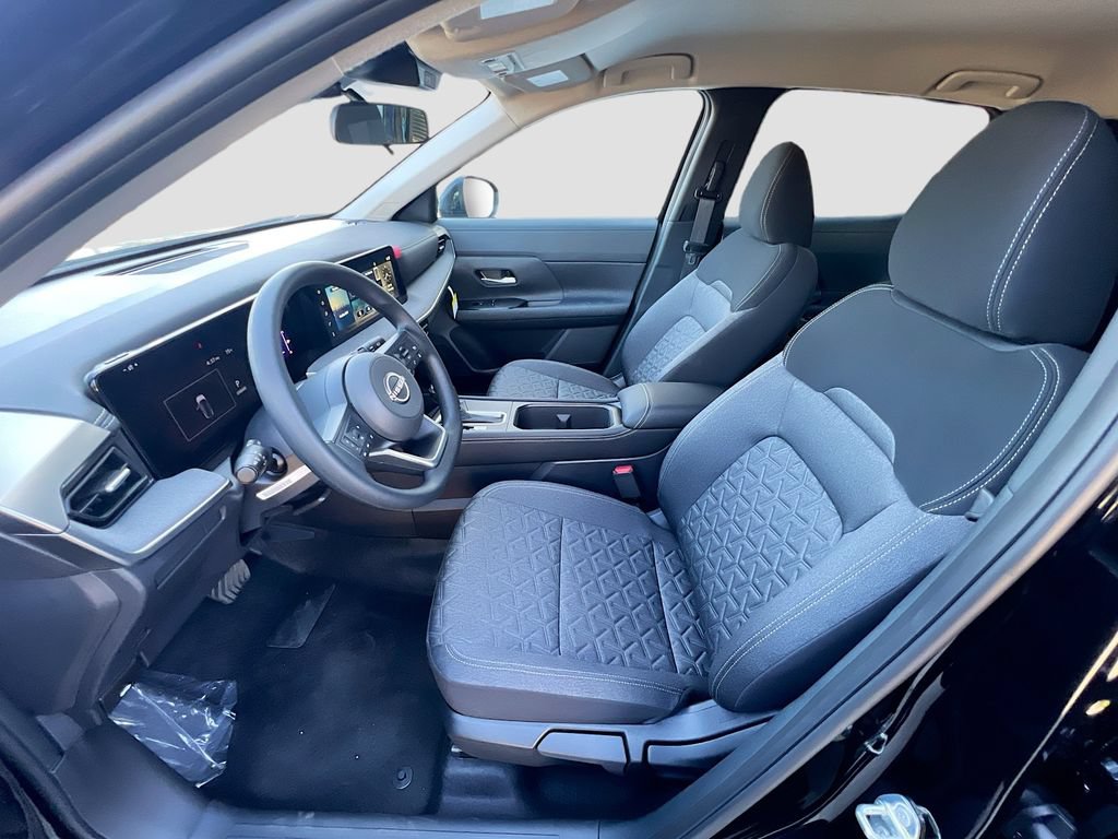 Used 2025 Nissan Kicks SV AWD/4WD image 20