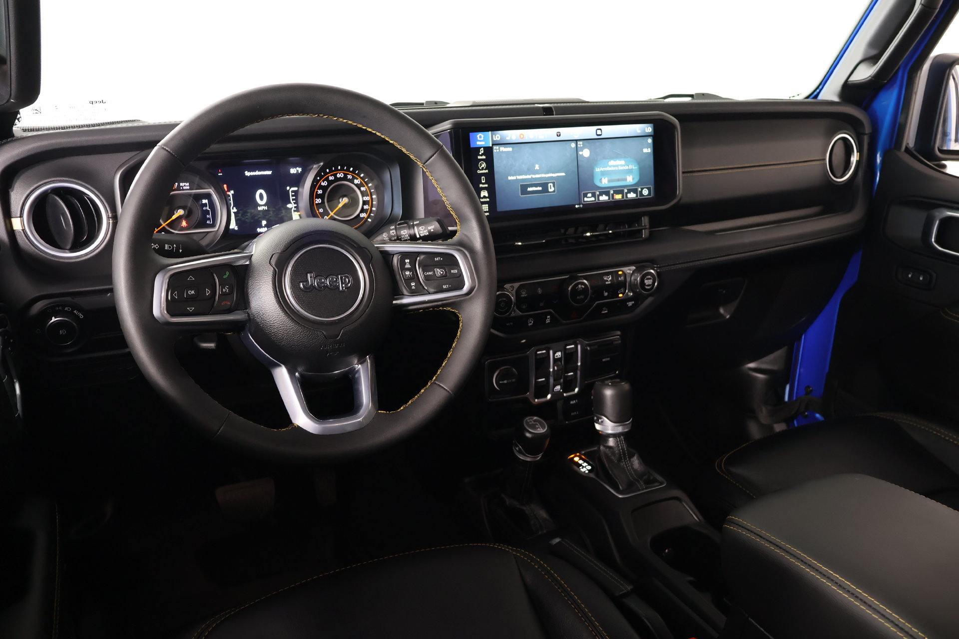 Used 2024 Jeep Wrangler Unlimited Sahara AWD/4WD image 2