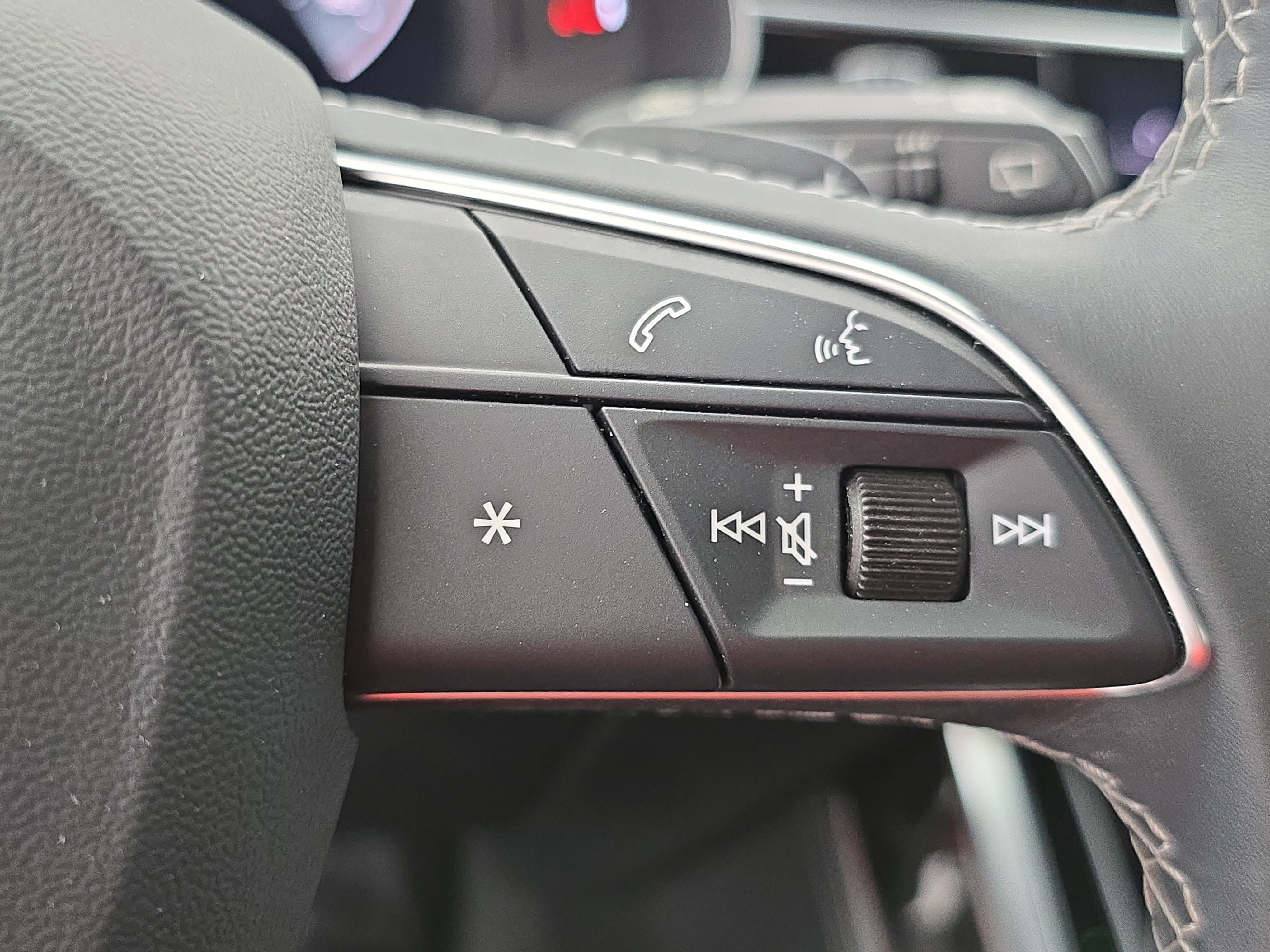Used 2024 Audi Q8 Premium Plus AWD/4WD image 18