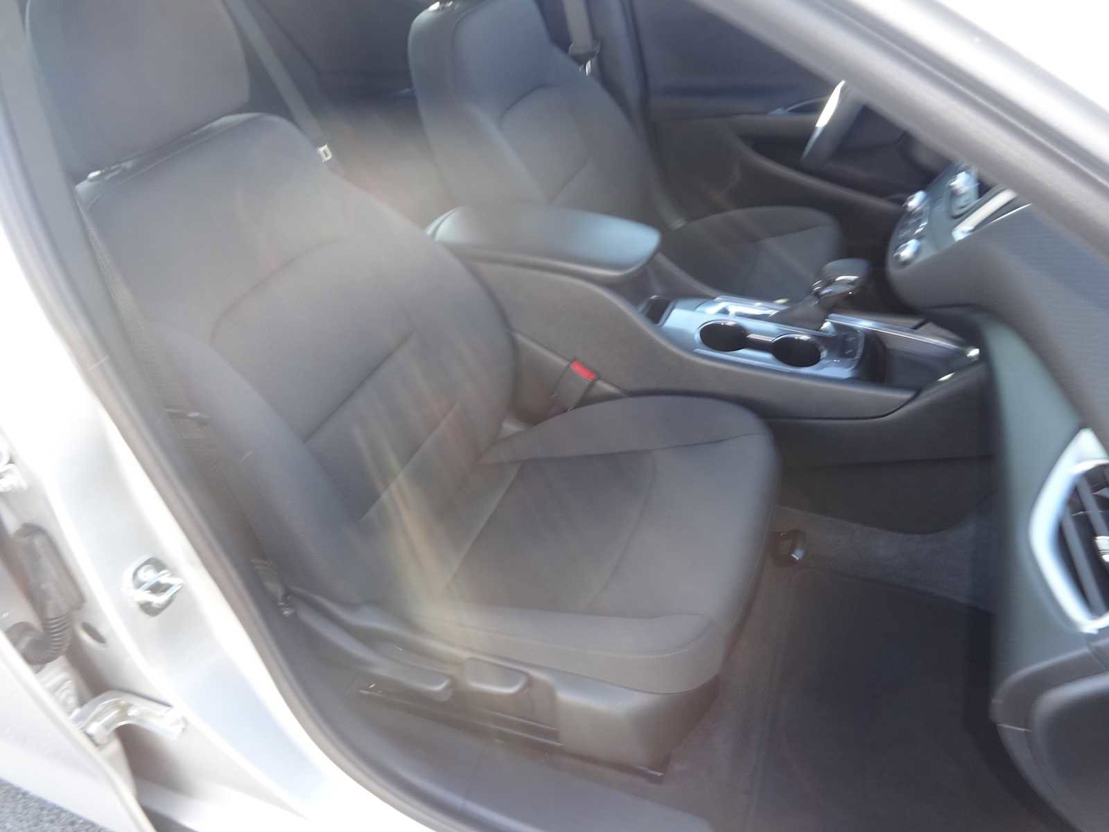 Used 2021 Chevrolet Malibu LS image 9