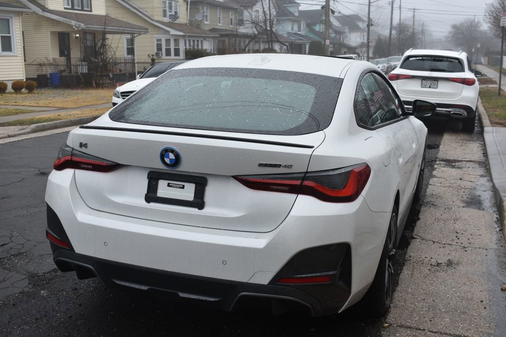 Used 2023 BMW i4 eDrive40 w/ M Sport Package image 6