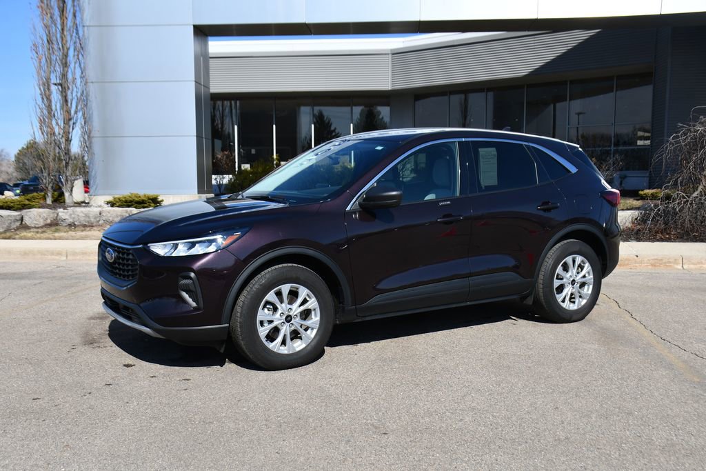 Used 2023 Ford Escape Active image 2