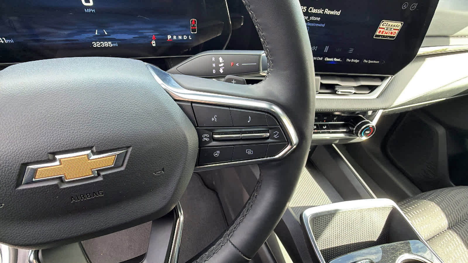 Used 2025 Chevrolet Equinox LT image 20