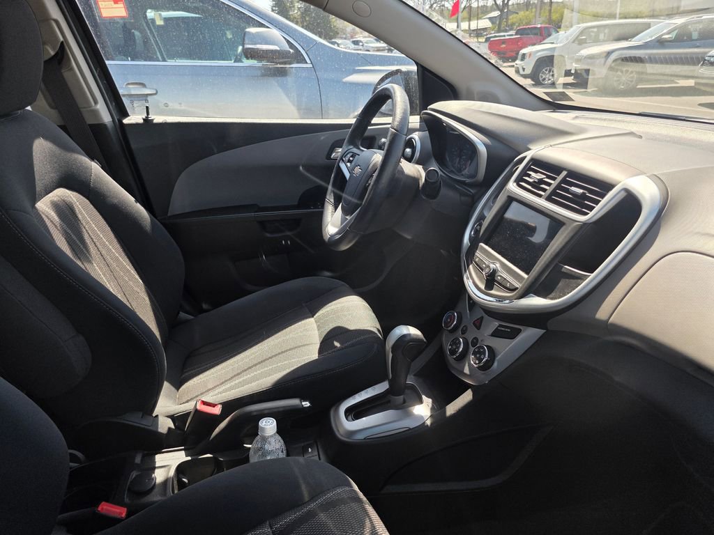 Used 2019 Chevrolet Sonic LT w/ Convenience Package FWD image 3