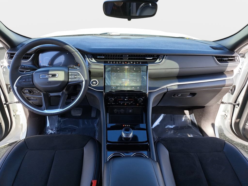 Certified 2023 Jeep Grand Cherokee L Altitude AWD/4WD image 9