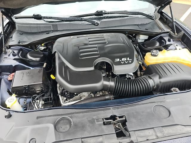 Used 2011 Dodge Charger Rallye RWD image 3