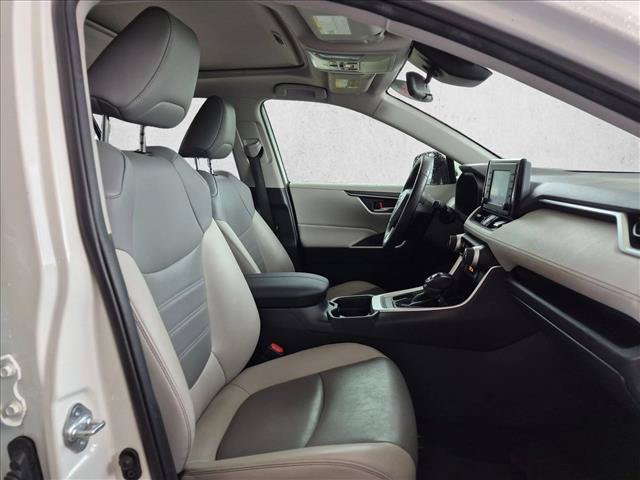 Used 2019 Toyota RAV4 XLE Premium w/ Cold Weather Package FWD image 19