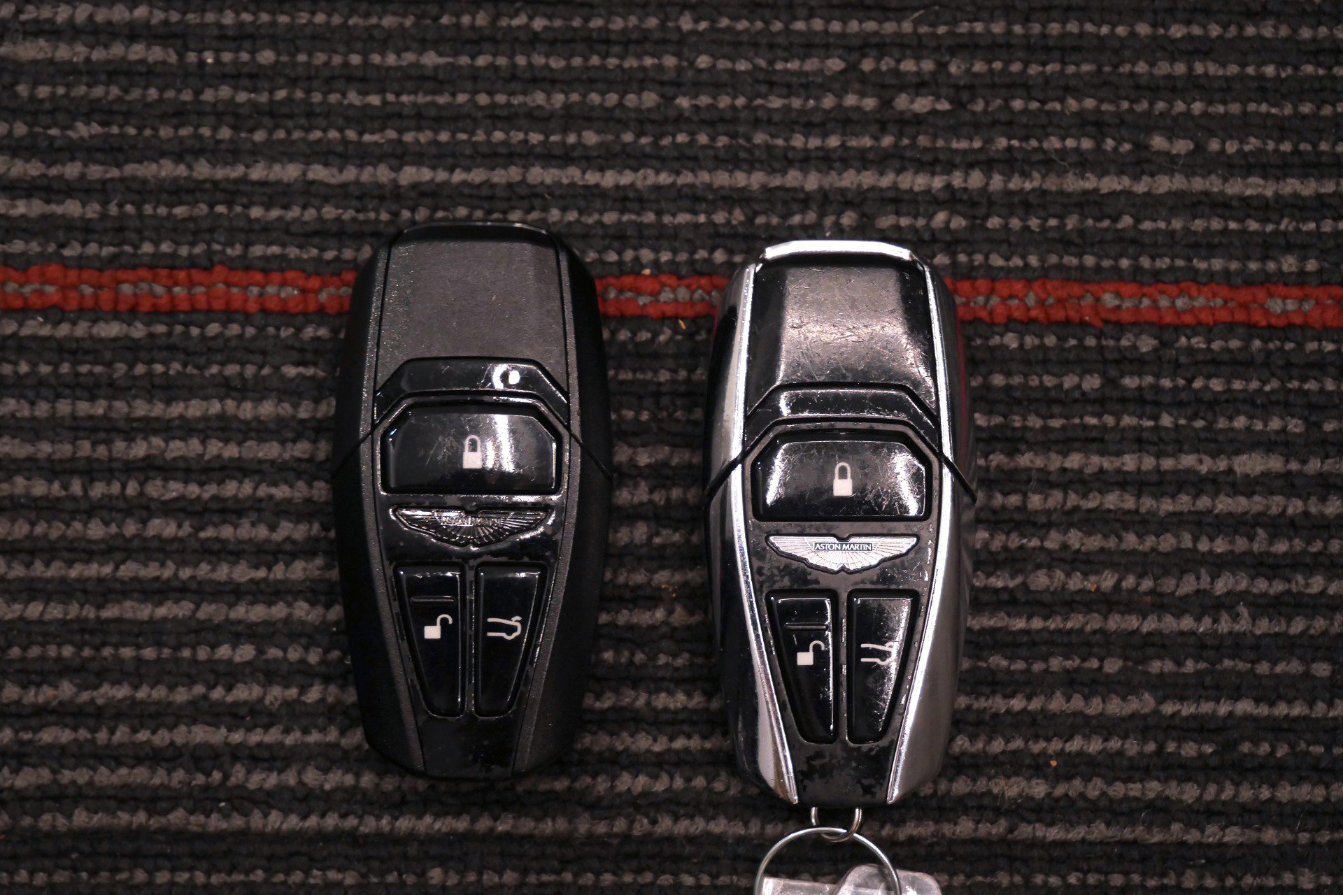 Used 2019 Aston Martin DB11 Volante image 20