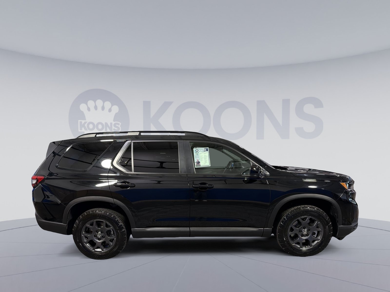 Used 2025 Honda Pilot TrailSport image 8