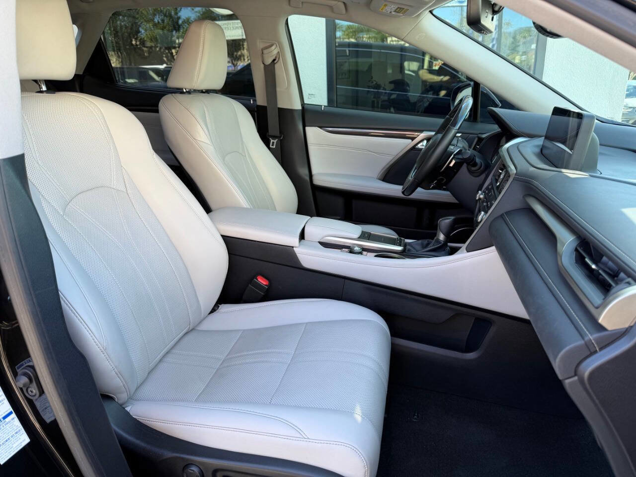 Used 2020 Lexus RX 450h AWD w/ Luxury Package image 28