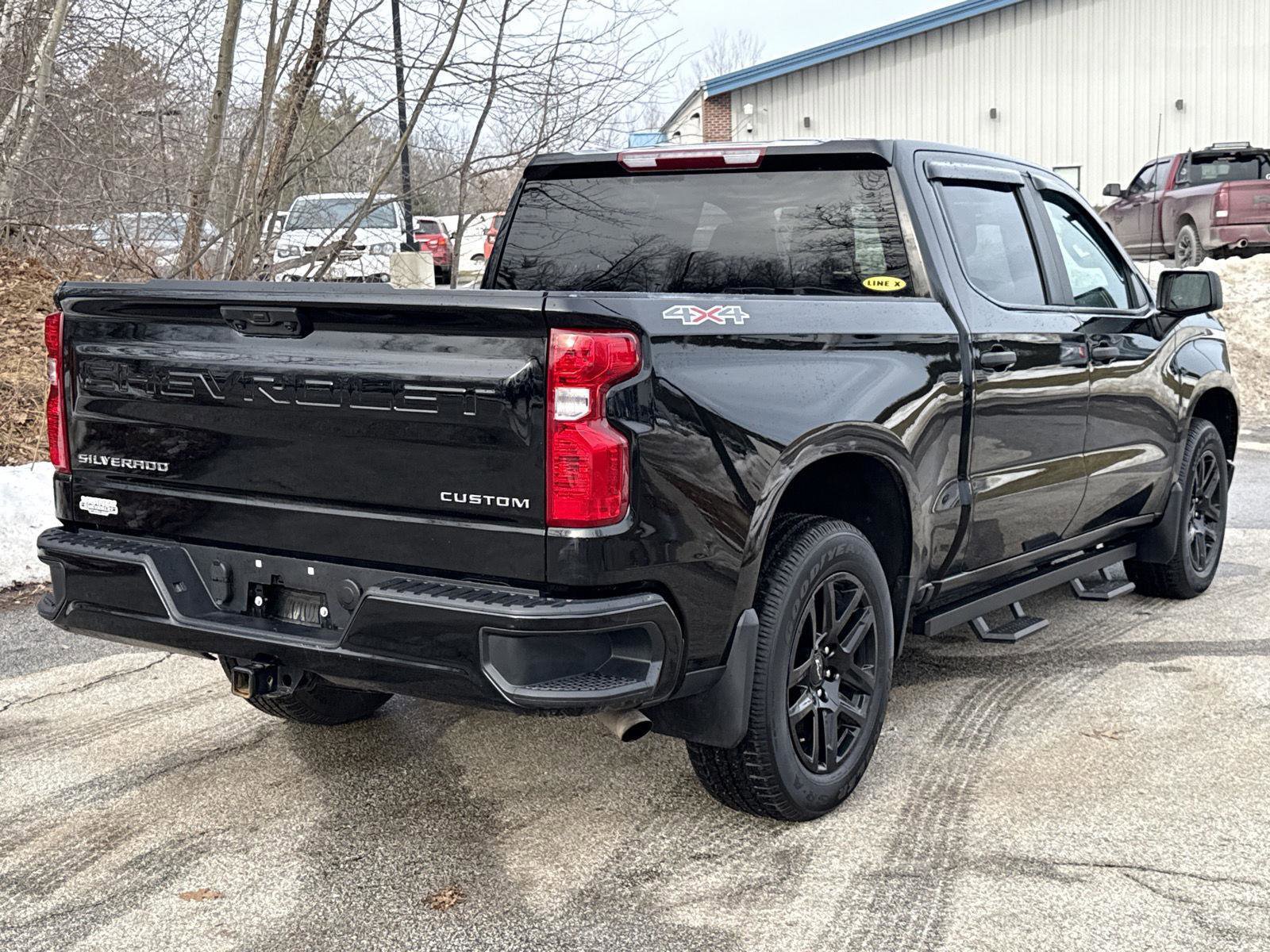 Used 2023 Chevrolet Silverado 1500 Custom image 6