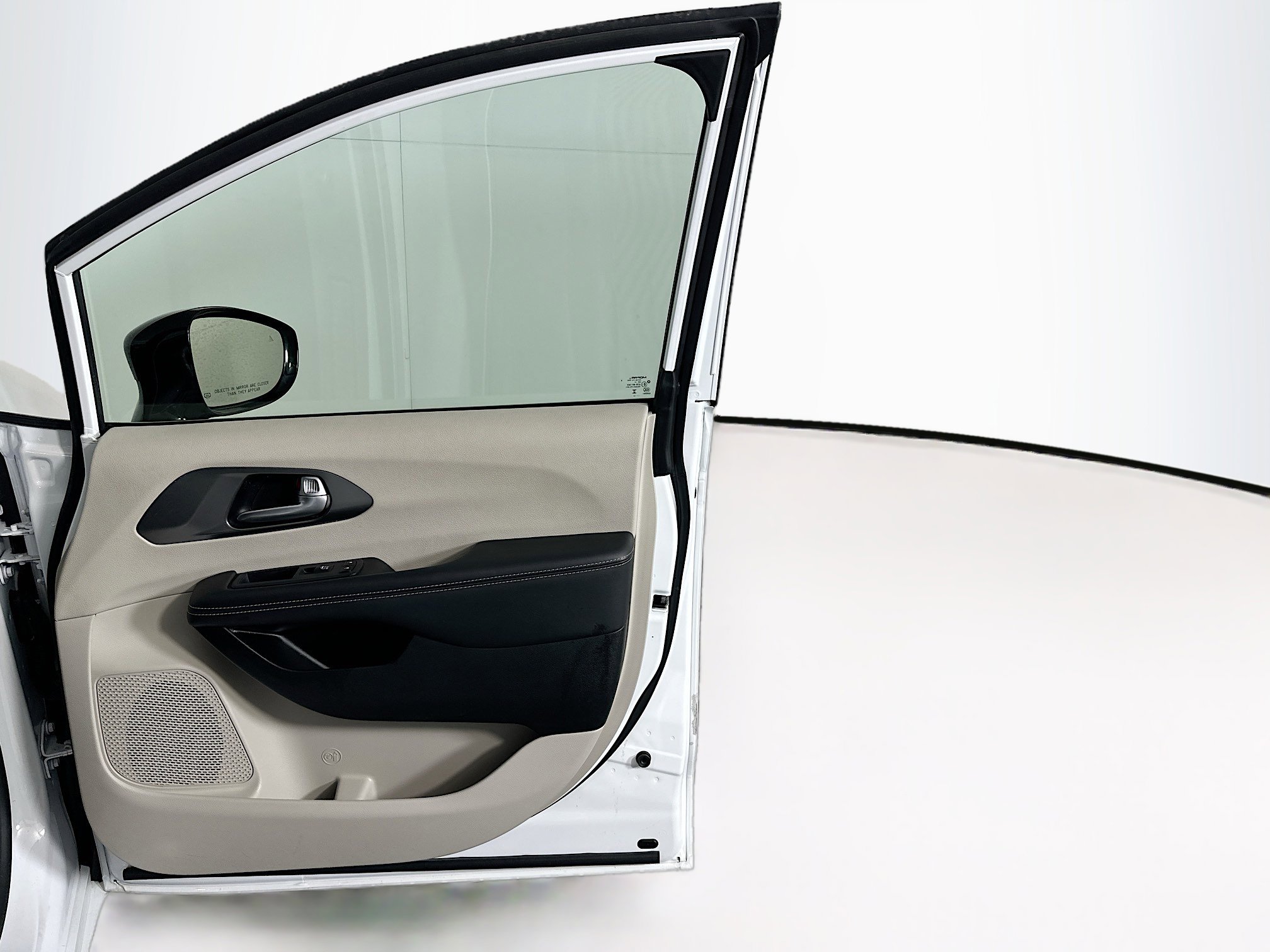 Used 2024 Chrysler Pacifica Touring-L image 33