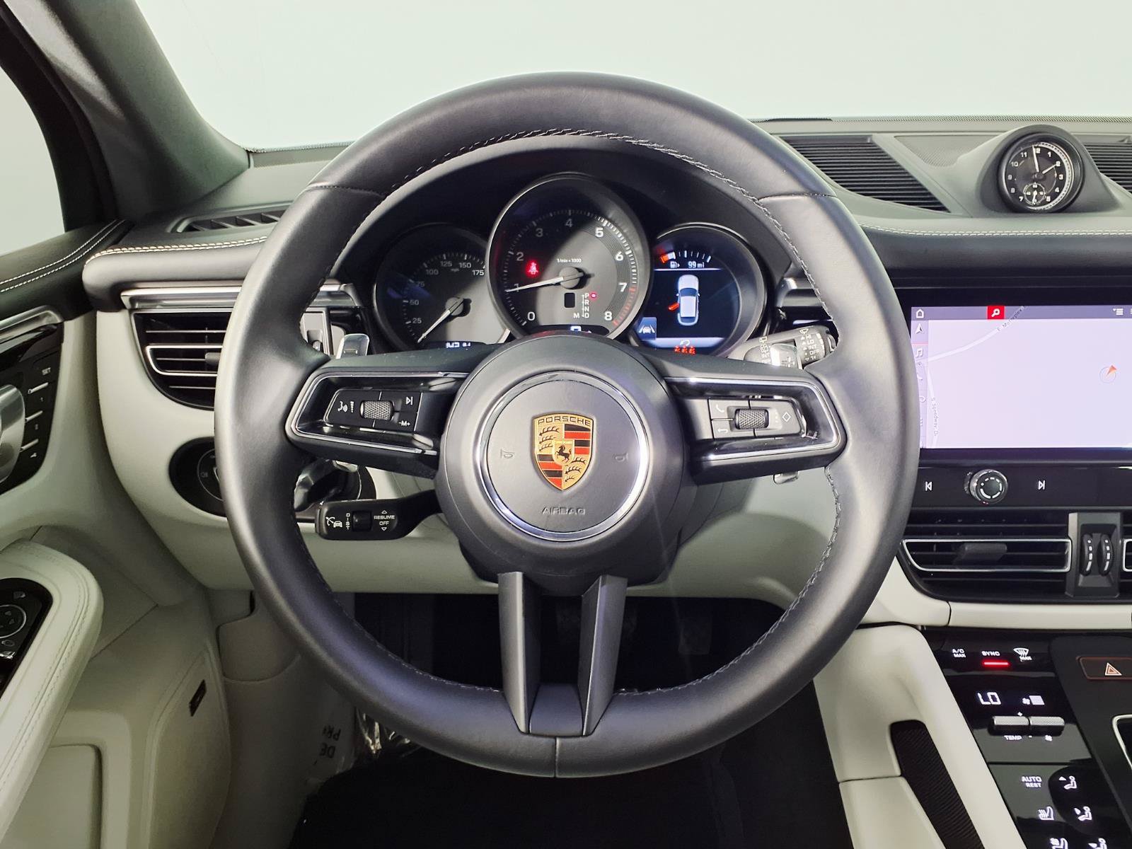 Used 2024 Porsche Macan AWD/4WD image 15