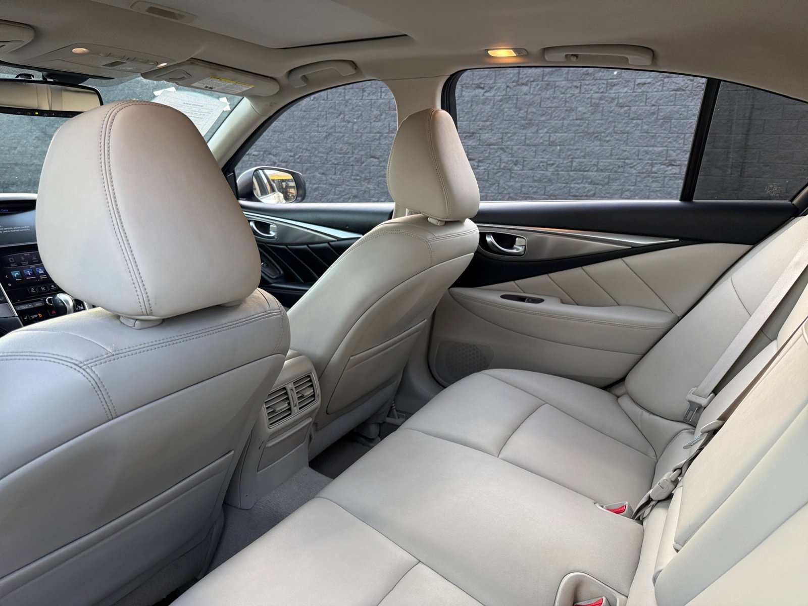 Used 2017 INFINITI Q50 3.0t Premium w/ 3.0T Premium Plus Package image 16