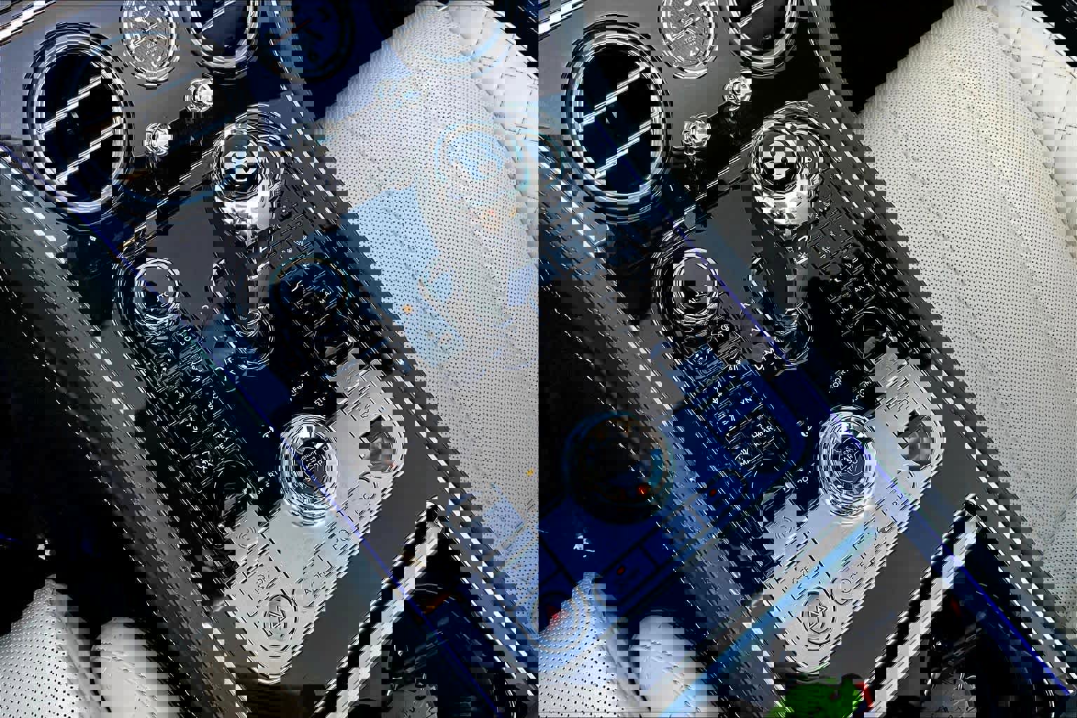 Used 2023 Bentley Continental GT Azure image 32