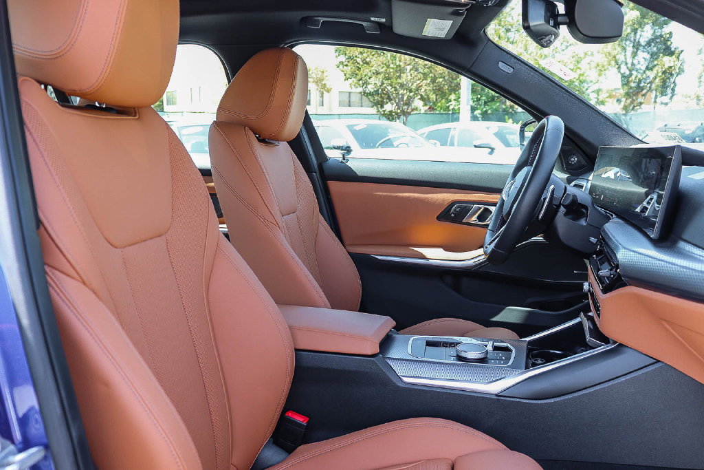 Used 2025 BMW M340i w/ Premium Package RWD image 12