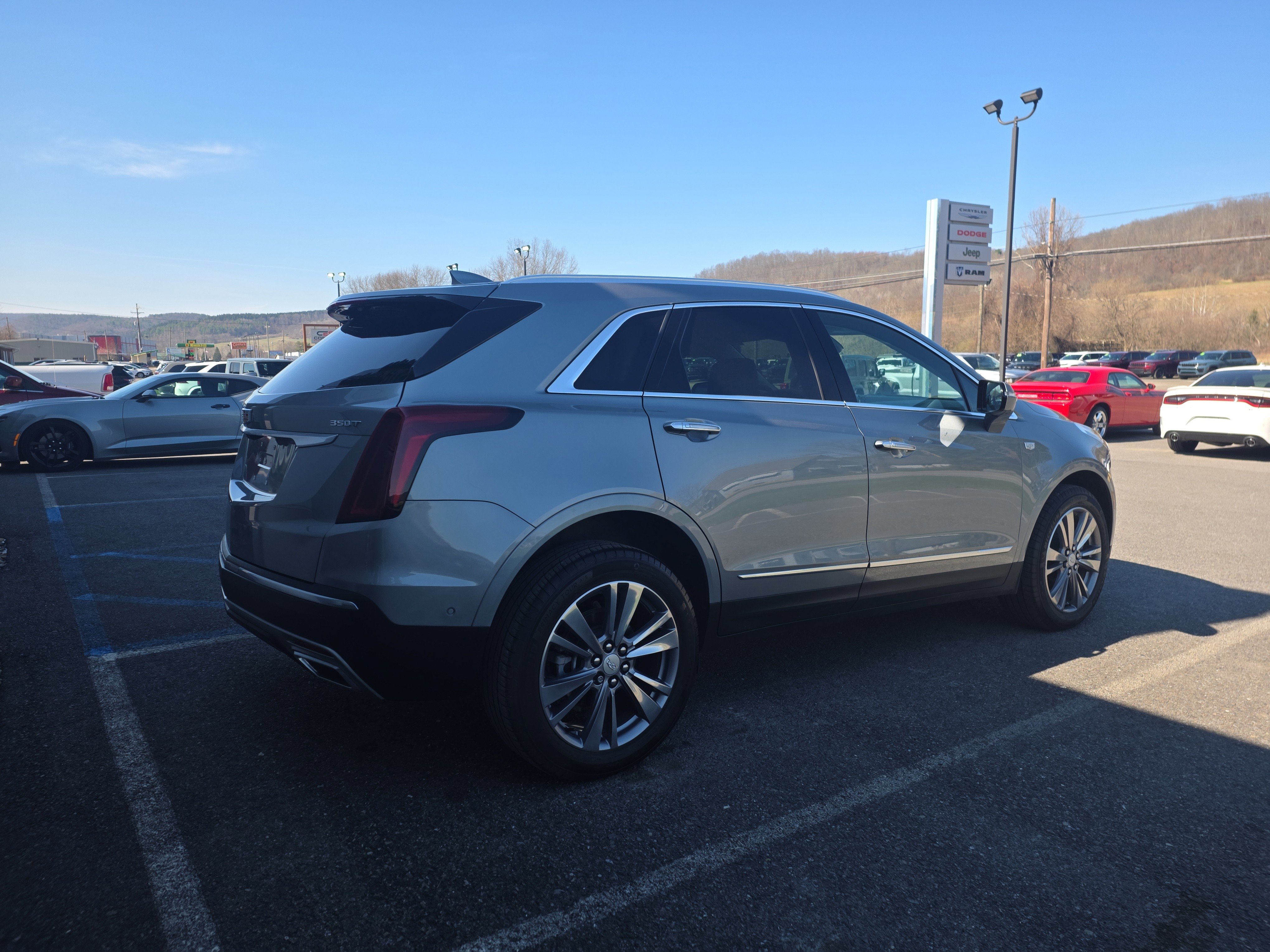 Used 2025 Cadillac XT5 Premium Luxury w/ Technology Package image 3