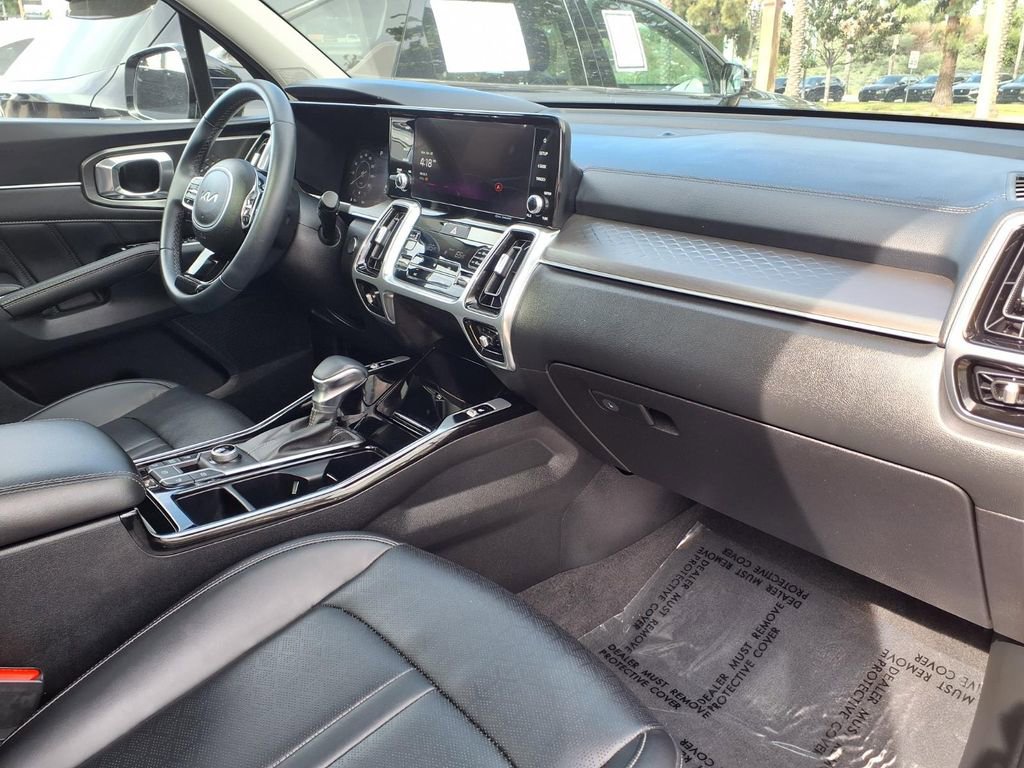 Certified 2023 Kia Sorento SX image 14