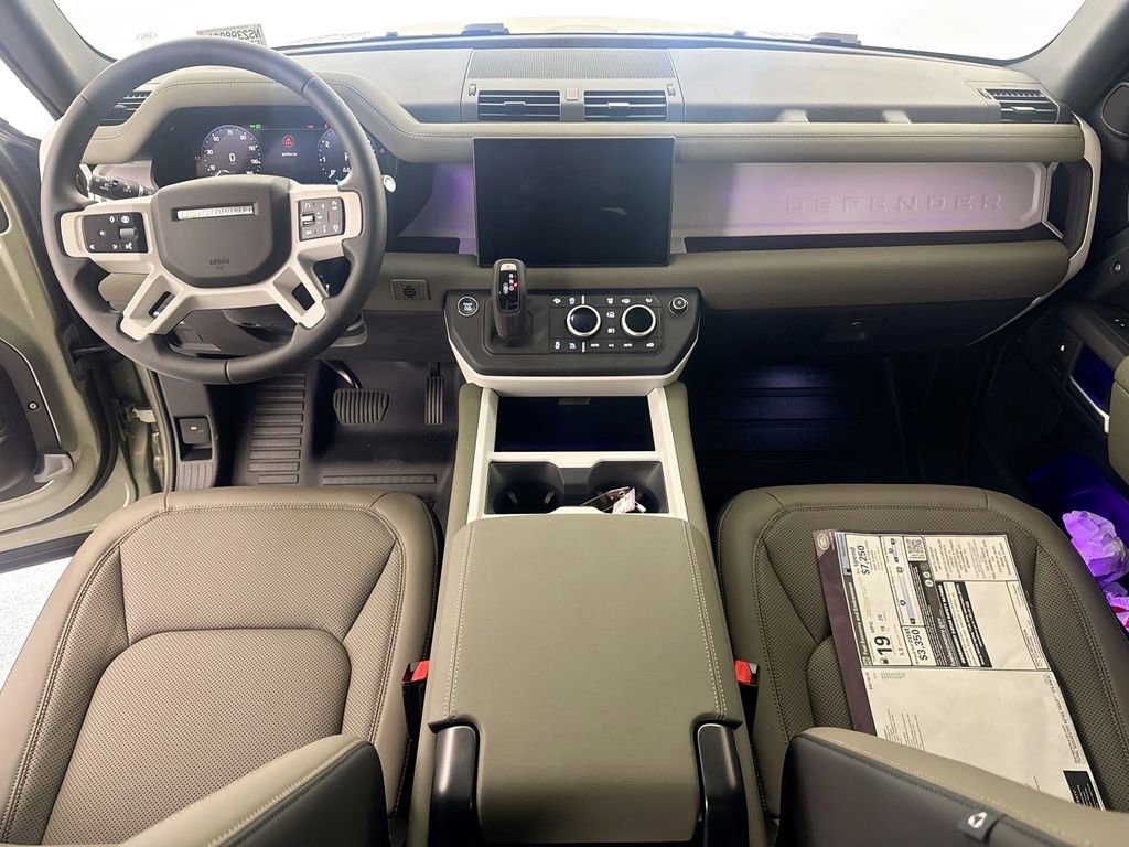 Used 2025 Land Rover Defender 110 S image 21