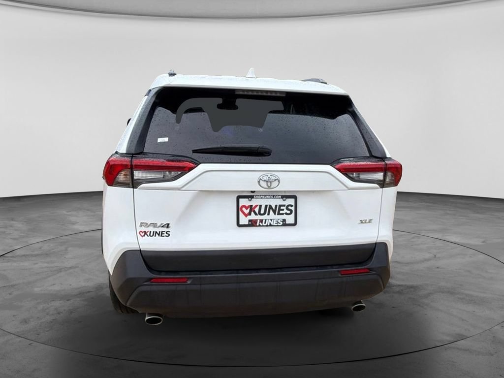 Used 2025 Toyota RAV4 XLE FWD image 8