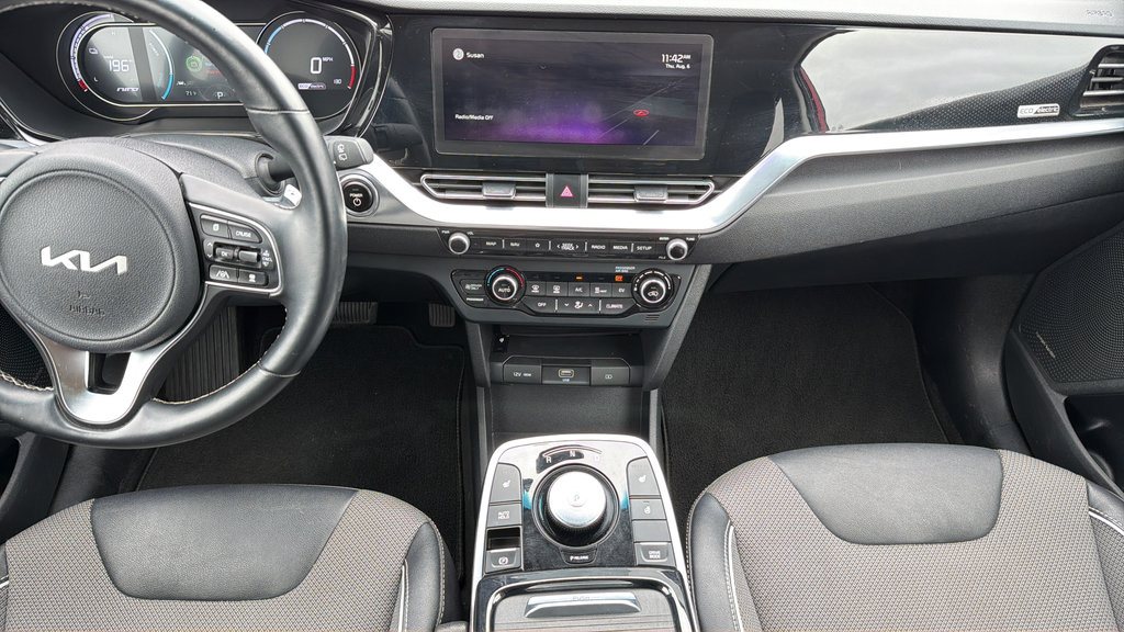 Used 2022 Kia Niro EX w/ Cold Weather Package FWD image 8