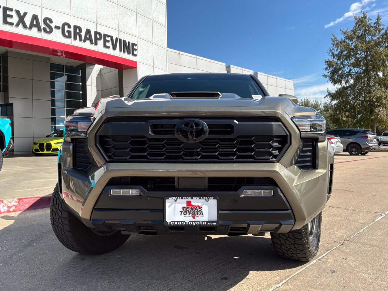 Used 2026 Toyota Tacoma TRD Sport w/ TRD Sport Upgrade Package AWD/4WD image 3