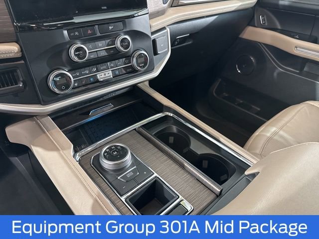 Used 2024 Ford Expedition Limited image 24