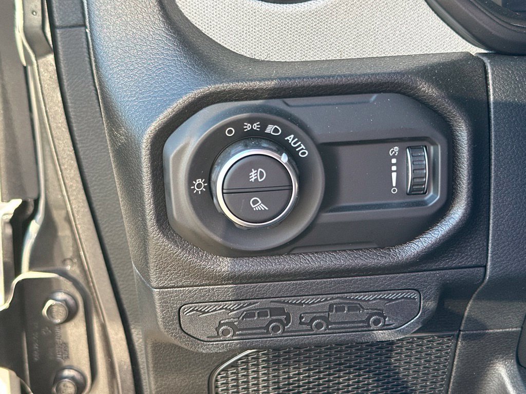 New 2026 Jeep Gladiator Sport w/ Dual Top Group AWD/4WD image 31