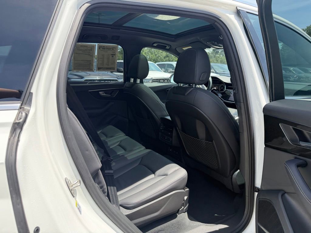 Used 2025 Audi Q7 3.0T Premium Plus AWD/4WD image 32