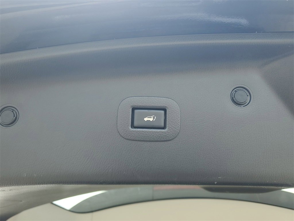 Used 2018 Nissan Armada SL w/ Moonroof Package image 8