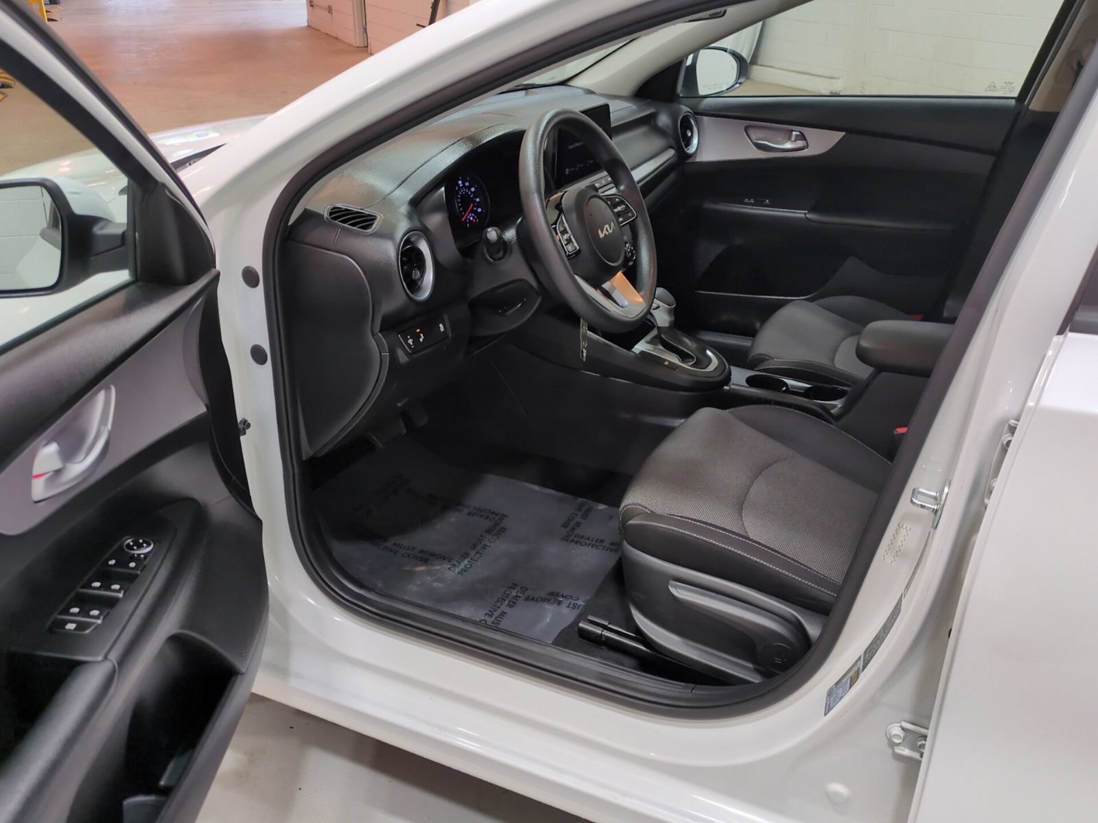 Certified 2023 Kia Forte LXS w/ LXS Technology Package FWD image 15