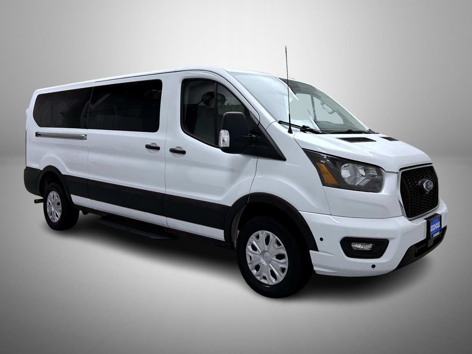 Used 2025 Ford Transit 350 XLT RWD image 3