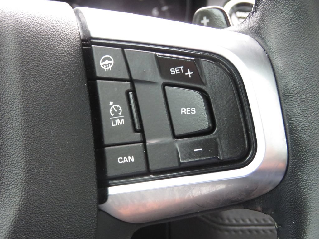 Used 2018 Land Rover Discovery Sport HSE AWD/4WD image 23