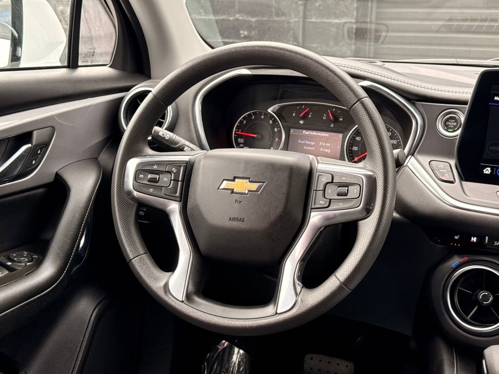 Used 2025 Chevrolet Blazer LT FWD image 19