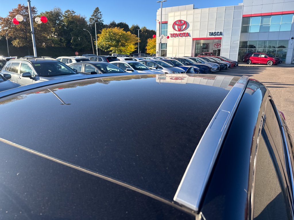 Used 2023 Toyota Venza XLE AWD/4WD image 46