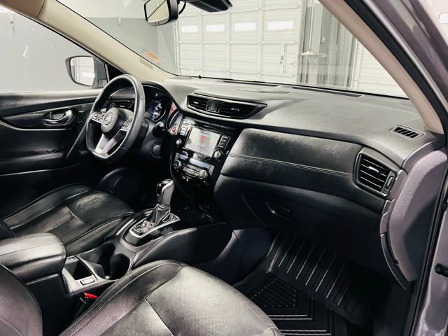 Used 2020 Nissan Rogue SL image 32