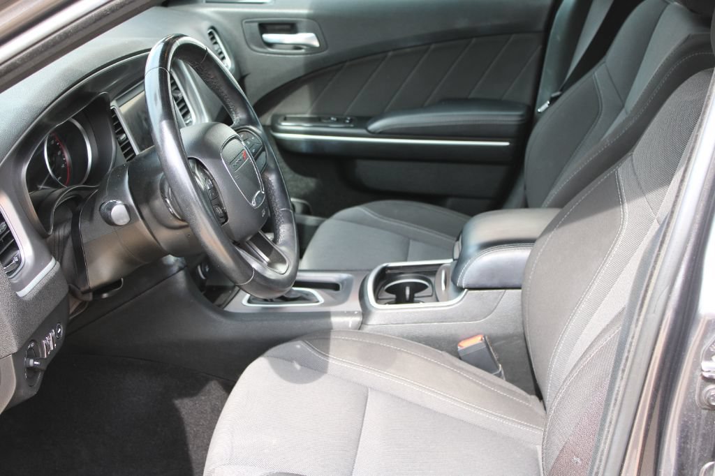 Used 2022 Dodge Charger SXT RWD image 14